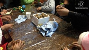 Missao_Oriente_criancas_argila