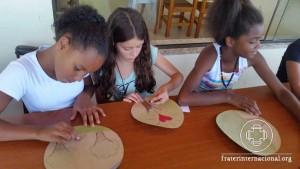 casa-luz-colina-haciendo-florecer-la-paz-05