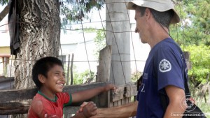 Chaco Mapic criança cumprimento
