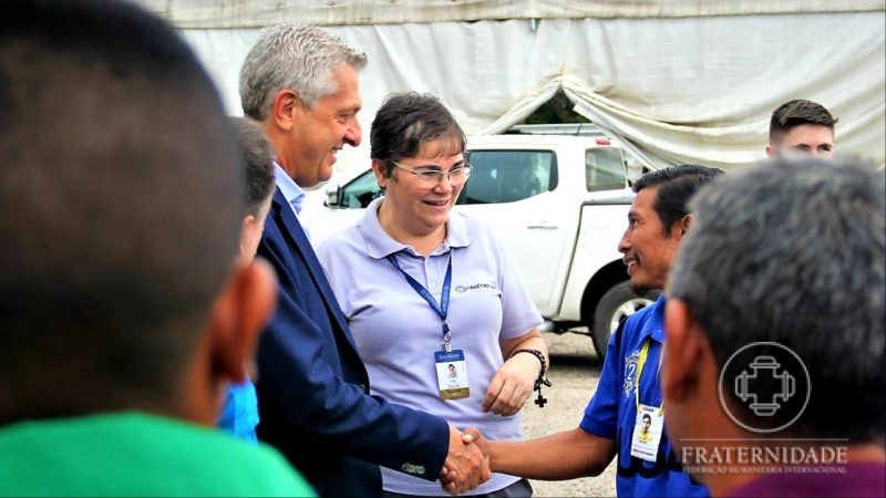 Alto comissário da ONU para Refugiados (ACNUR) visita abrigo da FFHI em Boa Vista.